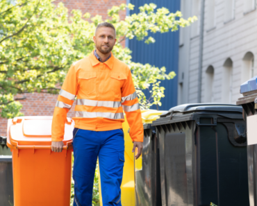 Marco (42): Barna mine skammer seg over jobben min som søppelmann, men jeg er stolt av den!